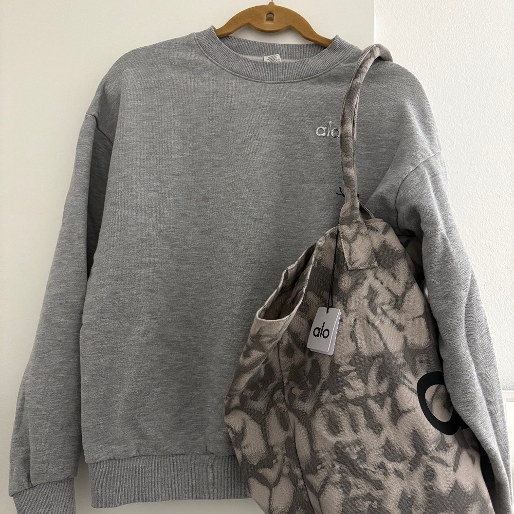 ALO sweatshirt